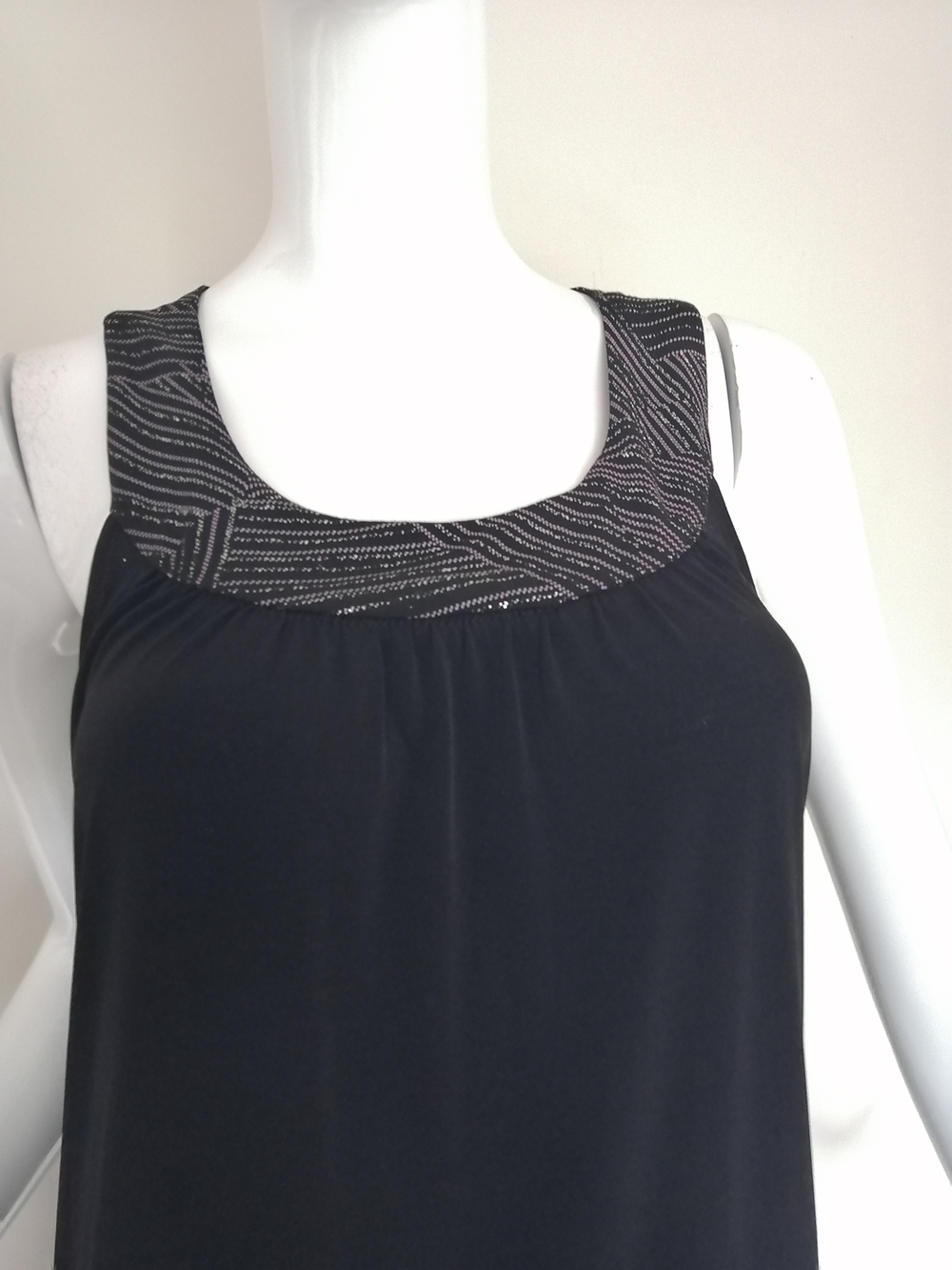Black Beaded Scoop-Neck Midi Dress - Picture 4 of 9